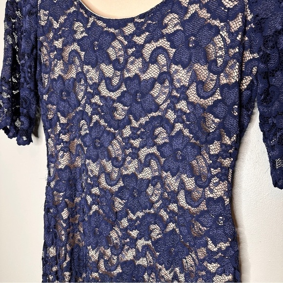 Belle Badgley Mischka navy lace overlay midi dress - Picture 3 of 7